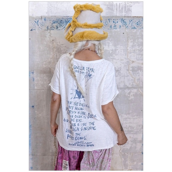 💥SOLD💥Magnolia Pearl Where The Poppy Grows Tee NWT - Picture 2 of 2